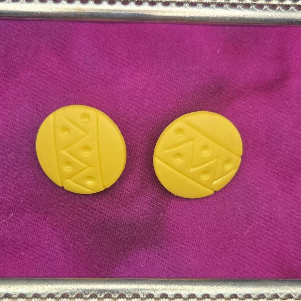 Vintage Plastic Yellow Clip-on Earrings
